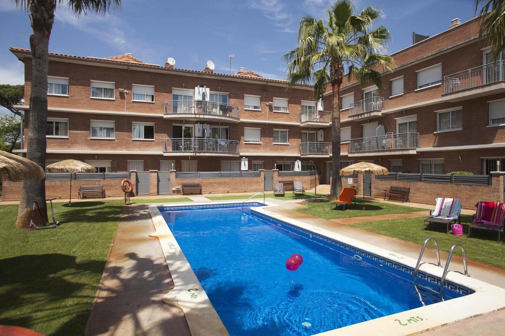 Velor Apartamentos Turisticos Castelldefels Ngoại thất bức ảnh